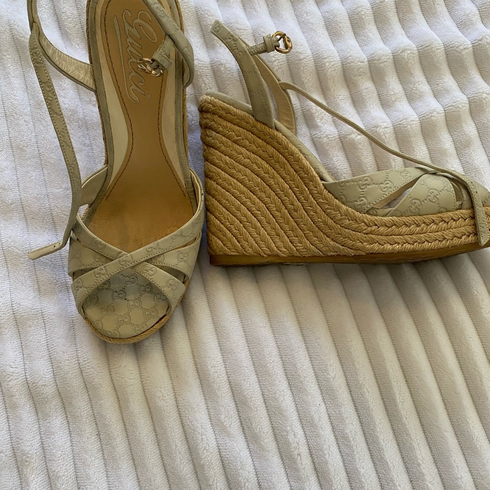 Gucci Heeled sandals